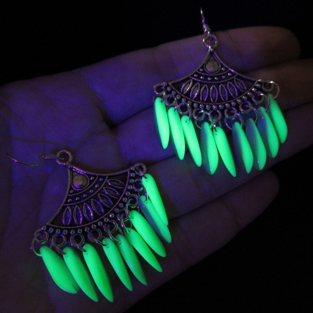 Ug Dagger Statement fan earrings
